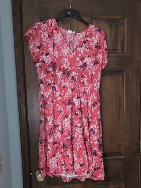 GAP Coral-Pink Floral V-Neck Midi Dress